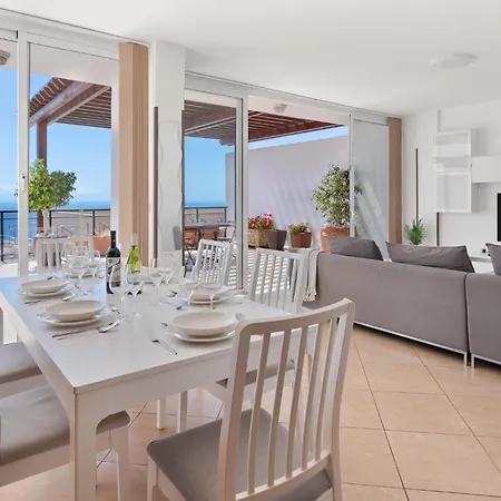 Obsidian Bentayga Holiday home